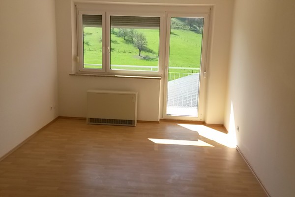 Obere Dorfstraße: 3-Zimmerwohnung mit Balkon
