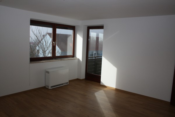 Föhrensiedlung: sonnige 3-Zimmerwohnung mit Balkon