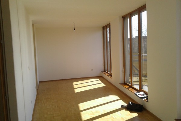 Heidenreichstraße: 3-Zimmerwohnung mit Balkon und Parkplatz