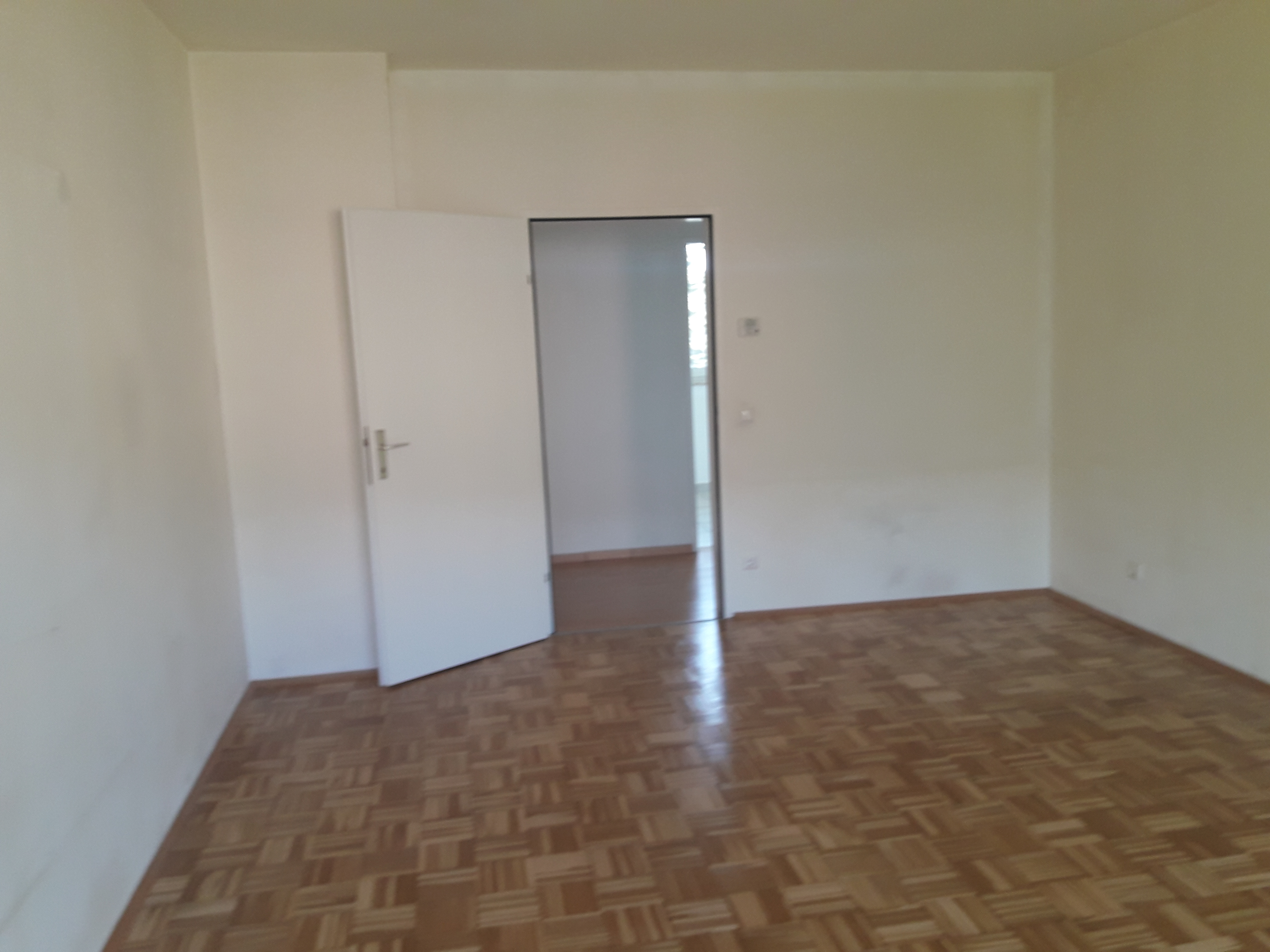 Martinhofstraße: helle 2-Zimmerwohnung Nähe Straßganger Bad