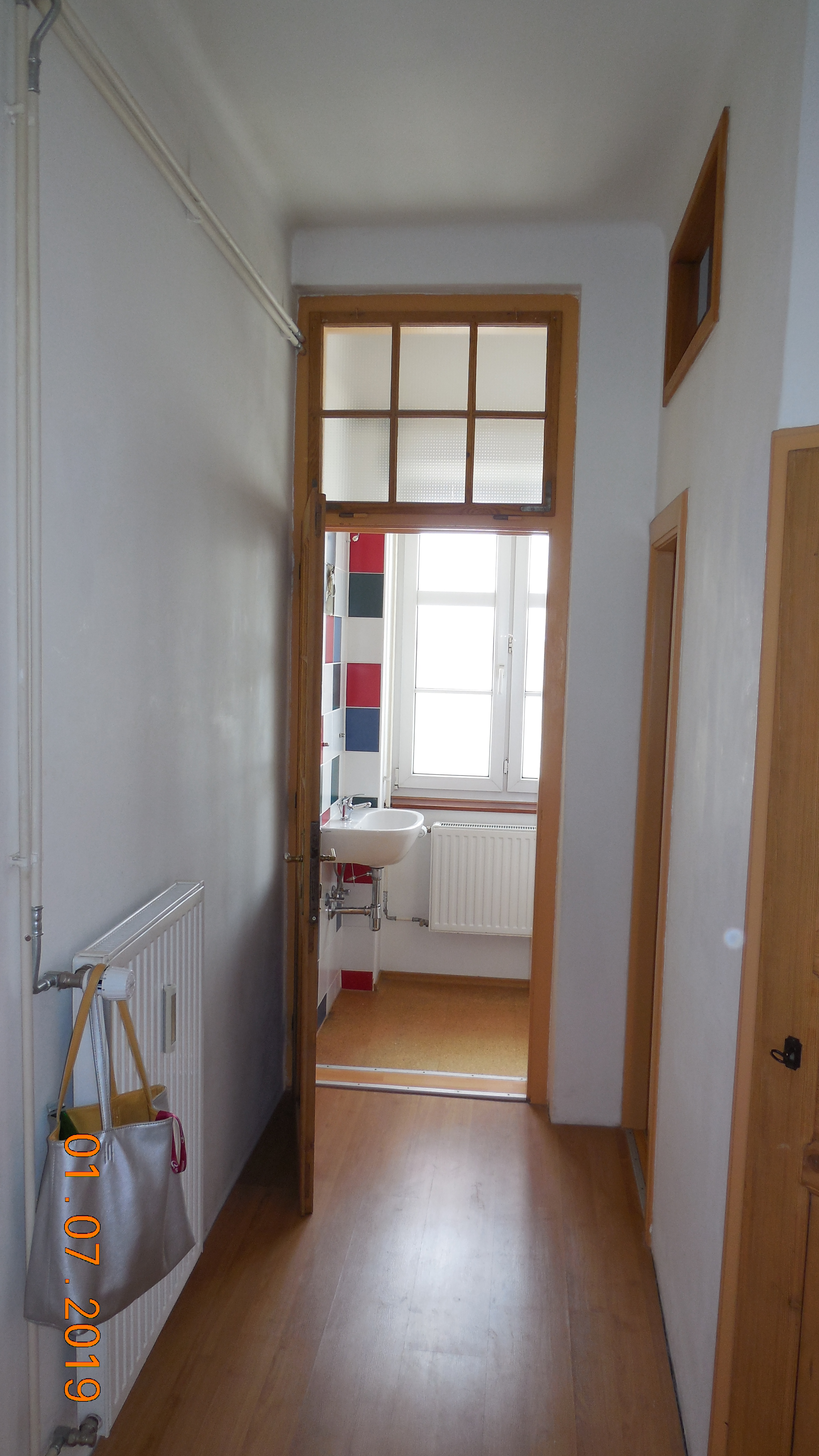 Pestalozzistraße: 1-Zimmer-Altbauwohnung