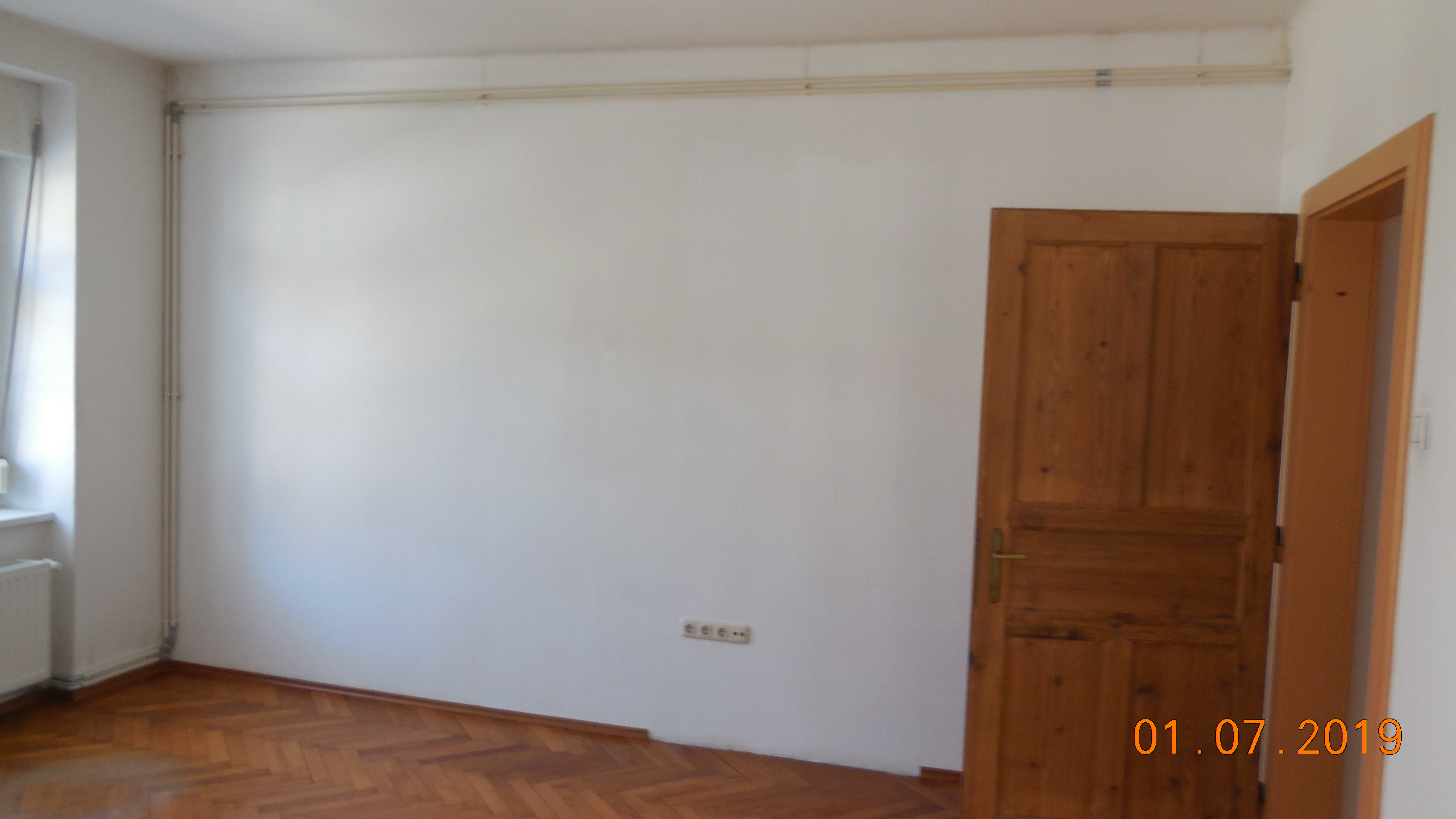 Pestalozzistraße: 1-Zimmer-Altbauwohnung