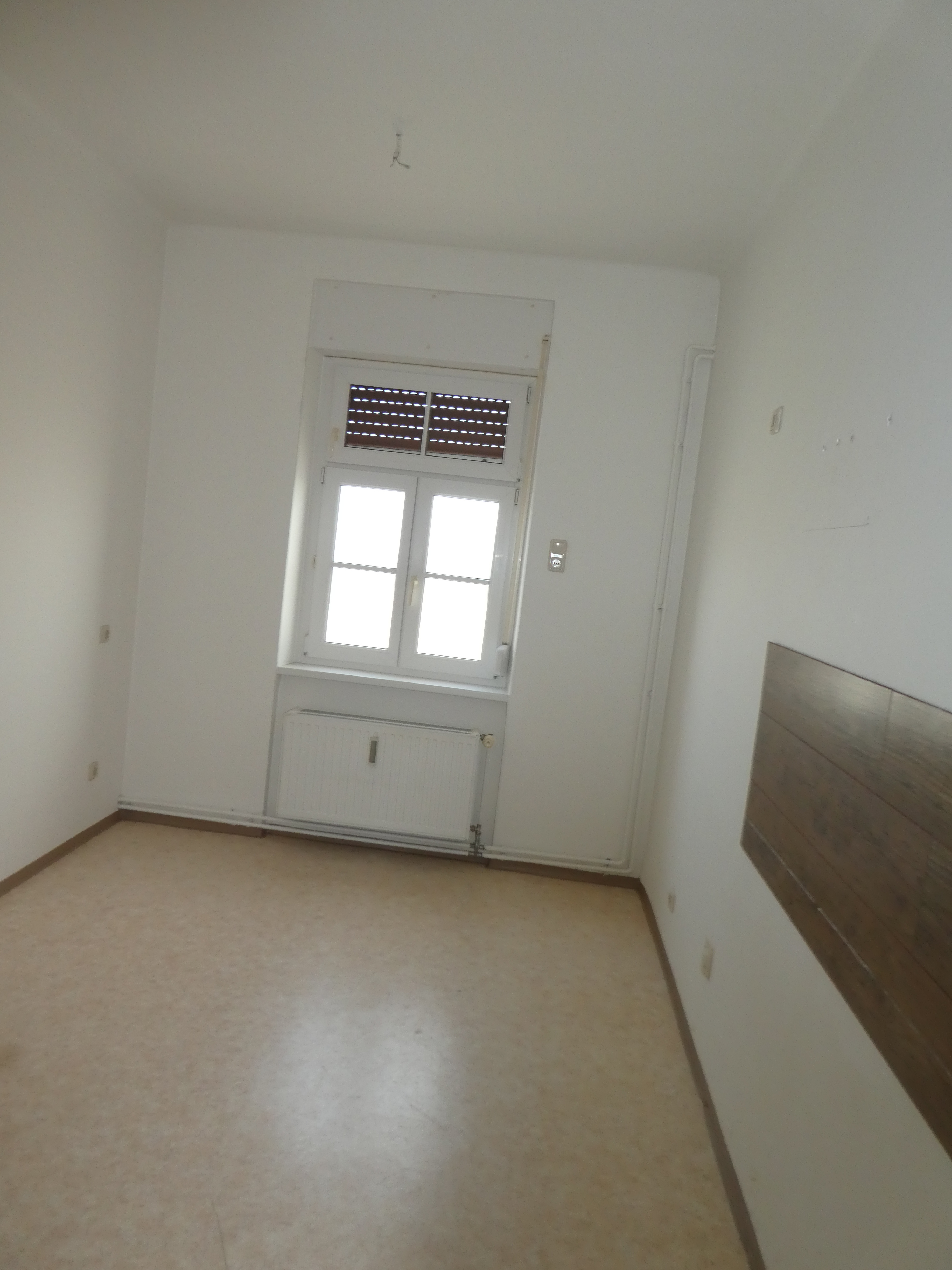 Pestalozzistraße: 2-Zimmer-Altbauwohnung